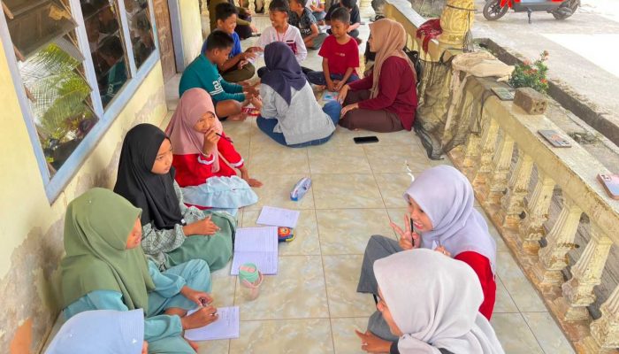 KKN 11 Universitas Nurul Huda Hadirkan Program Sahabat Belajar, Tingkatkan Semangat Belajar Siswa di Desa Suka Mulya