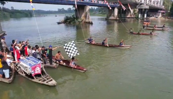 Lomba Bidar Semarakkan HUT ke-81 RI di OKU Timur, Tradisi Terjaga UMKM Ikut Bergeliat