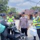 Polsek Semendawai Suku III Berbagi kepada Warga Cahya Negeri, Wujud Kepedulian Sosial Polisi