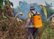 Polsek Madang Suku I Cek Titik Hotspot di Desa Rasuan, Api Berhasil Dipadamkan