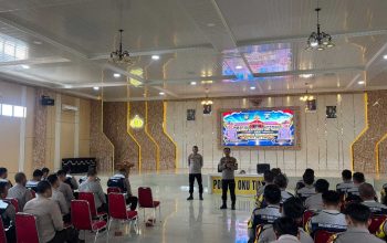 Wakapolres OKU Timur Tekankan Profesionalisme Bhabinkamtibmas dalam Anev Kinerja