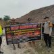 Cegah Karhutla, Bhabinkamtibmas BP Peliung Edukasi Warga dan Pasang Spanduk Larangan Membakar Lahan