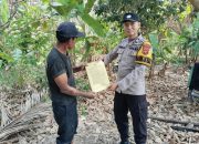 Cegah Karhutla, Bhabinkamtibmas Polsek BP Peliung Pasang Spanduk dan Edukasi Warga