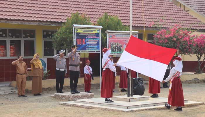 Melalui Program Polri Go To School, Kapolres OKU Timur Beri Edukasi Anti-Bullying dan Tertib Lalu Lintas di SDN 01 Jayapura