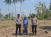 Polsek BP Peliung Dampingi Penanaman Jagung 1 Hektare di Negeri Agung