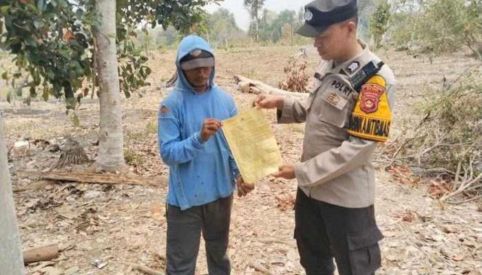 Cegah Karhutla, Bhabinkamtibmas BP Peliung Ingatkan Warga Bahaya Bakar Lahan