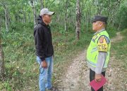 Cegah Kebakaran Hutan dan Lahan, Polsek Madang Suku I Terjunkan Personel Edukasi Warga